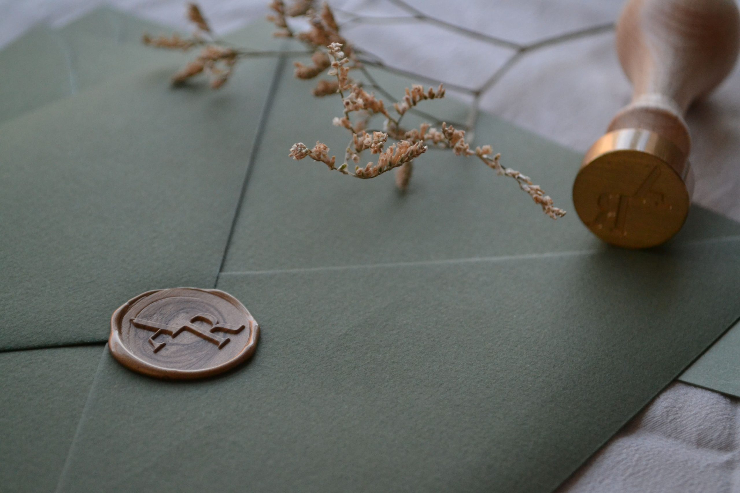 Diseño de sellos de lacre para cierre de sobres